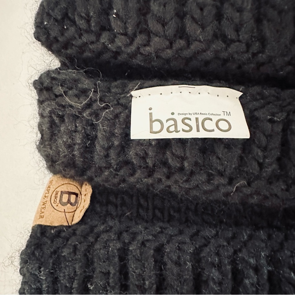Basico Infinity Scarf Black OS - Picture 4 of 4